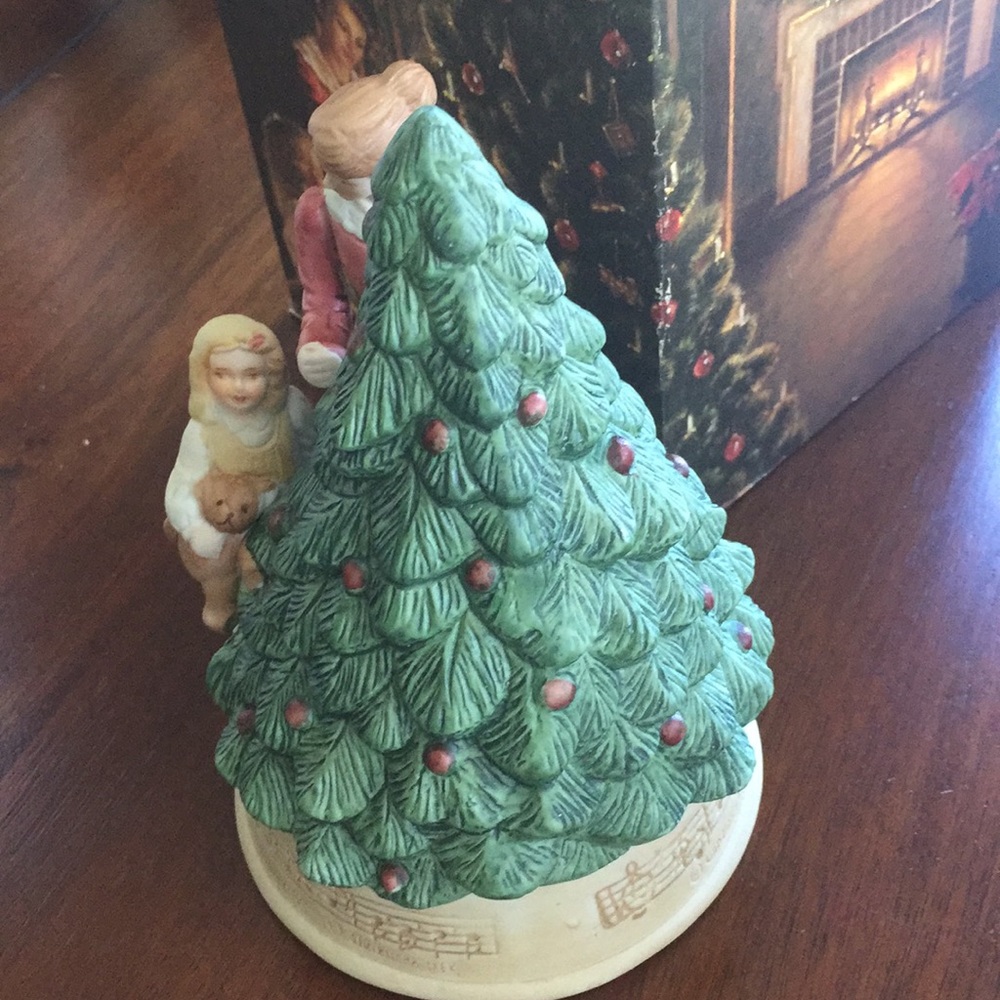 🎄 Music Box 🎄 - Picture 3 of 5